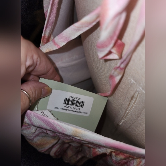 Blouse NWT Groovy Pink Flowly Blouse p2p 22x24 - Picture 6 of 7